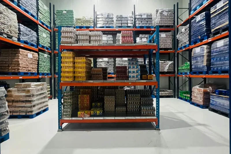 F&B warehouse in Birkat Al Awamer