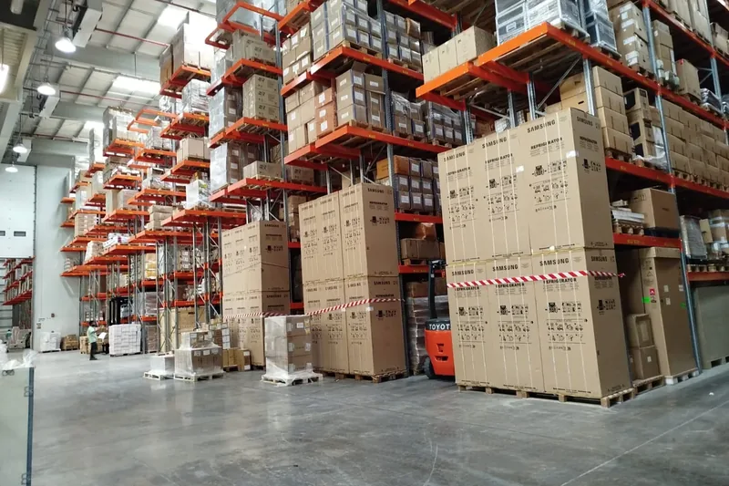 General warehouse in Industrial Area street 45